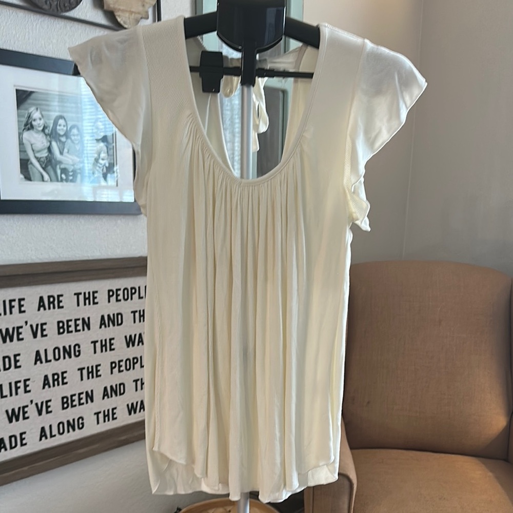 Grace & Lace Ivory Flutter Sleeve Top